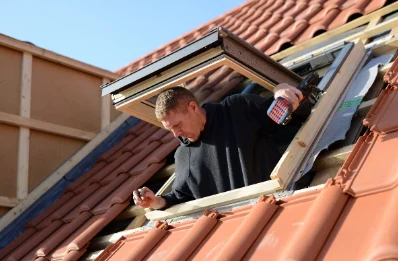 Pose de fenêtres de toit Velux à Fontaine-le-Bourg
